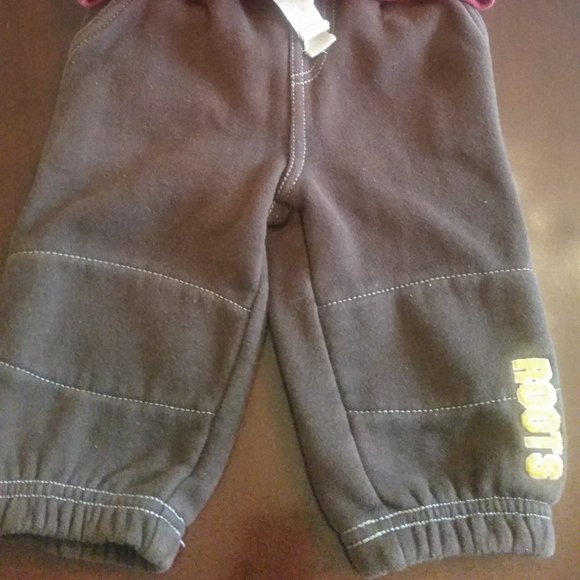 Roots sweatshirt and sweatpants - Picture 2 of 4